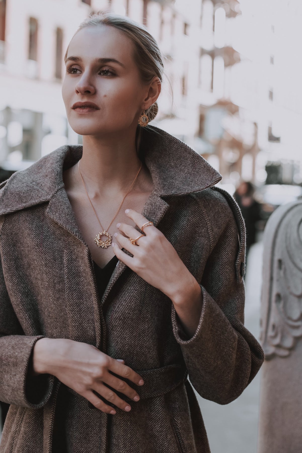 Ixora Round Earrings