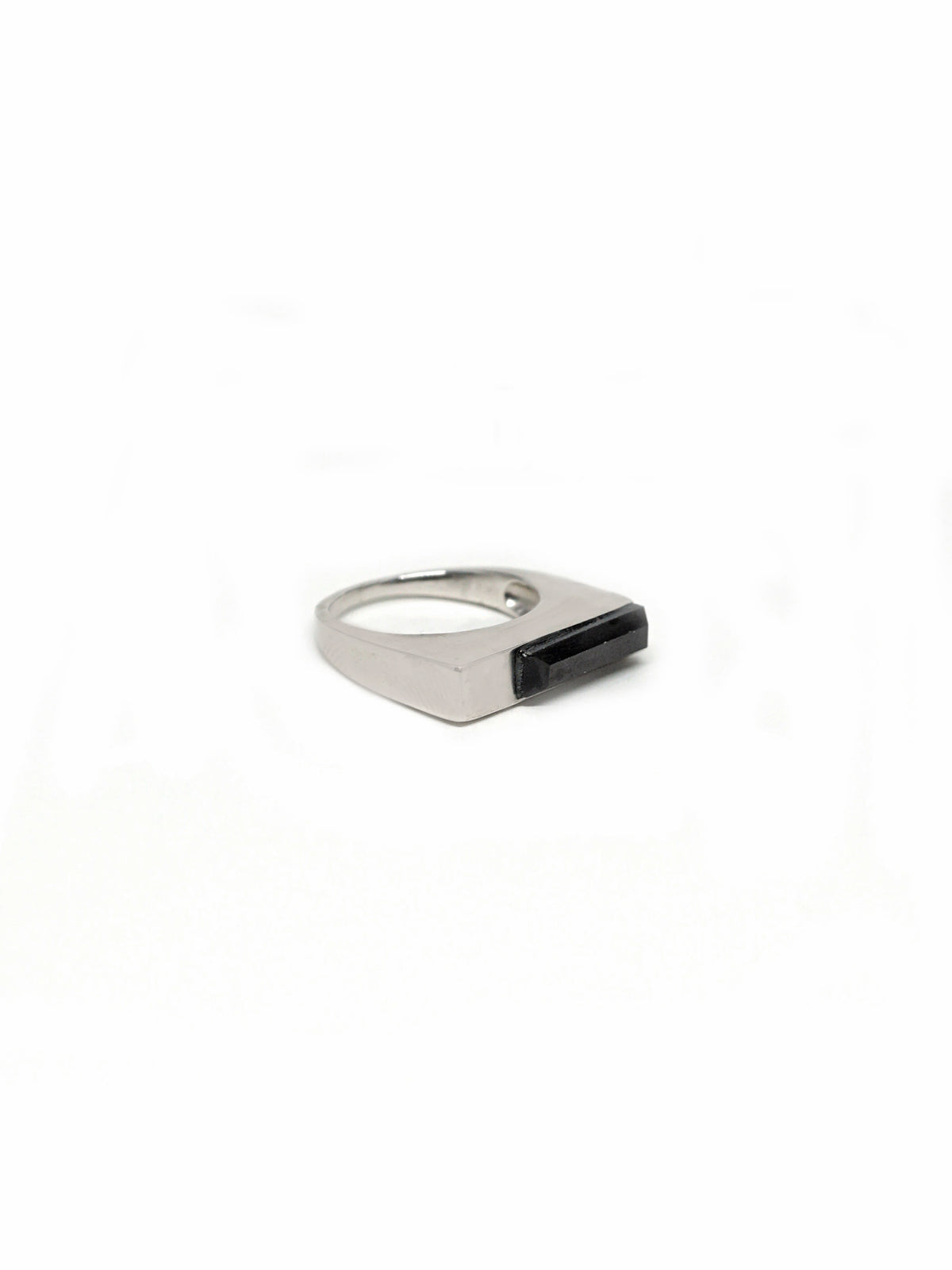 Linear Ring - Rhodium - Onyx
