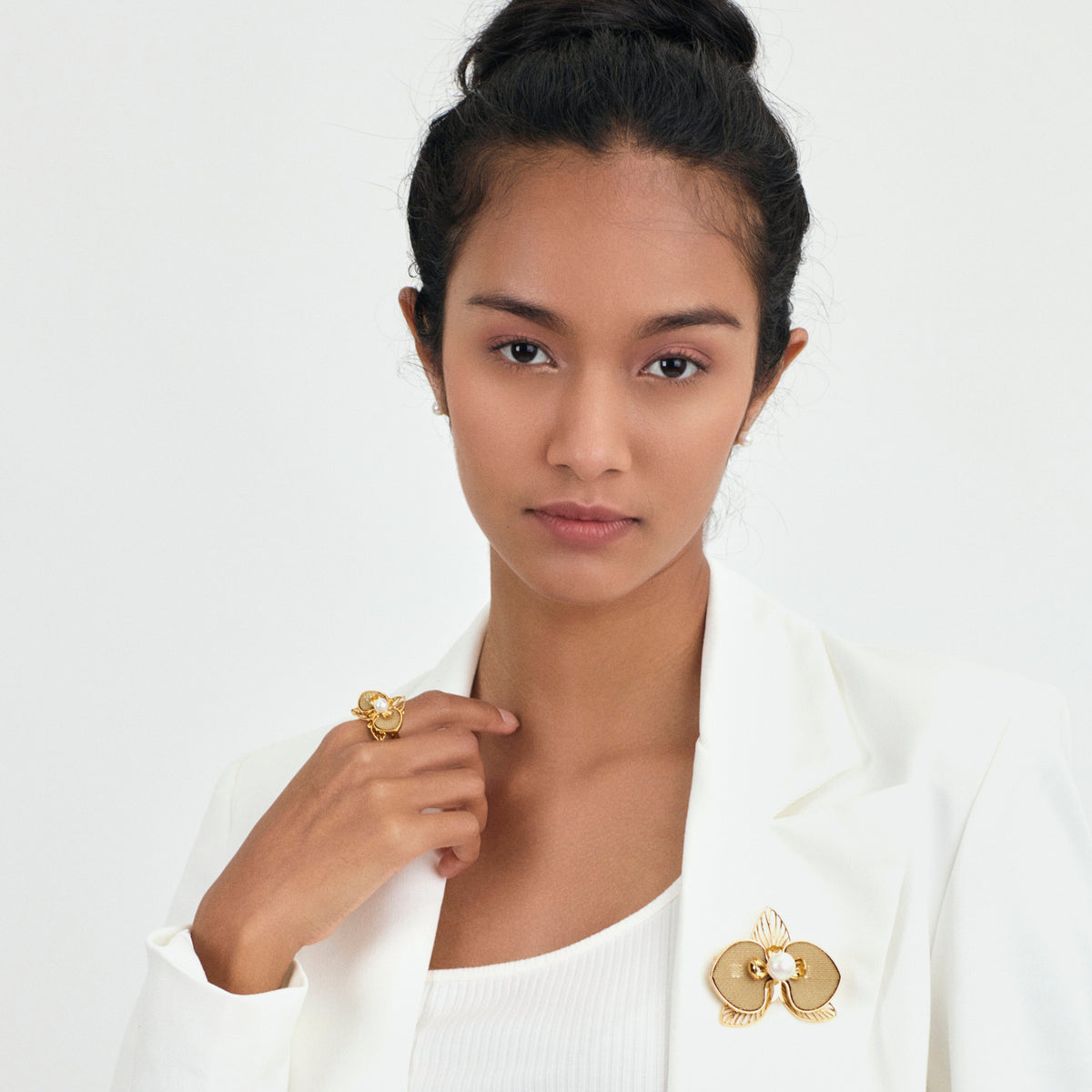[IN]TRIGUE X SIA Bloom Brooch / Necklace Set - Gold