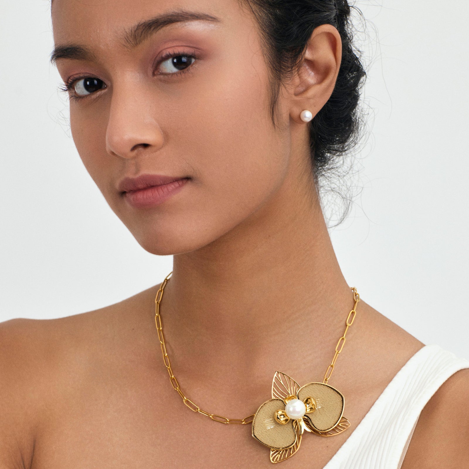 [IN]TRIGUE X SIA Bloom Brooch / Necklace Set - Gold